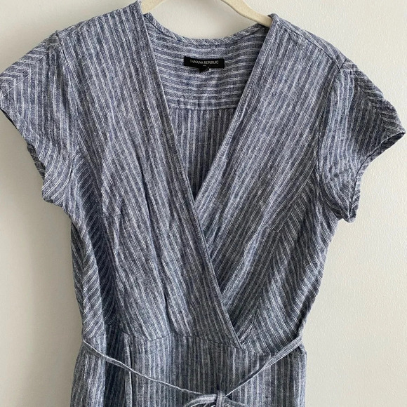 BANANA Republic Linen Striped Blue and White Short Sleeve Midi Wrap Dress Size 2 - Picture 5 of 15